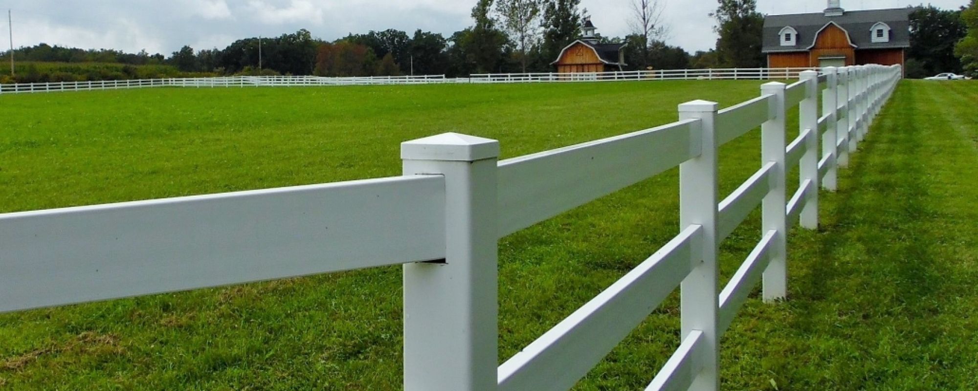 WOW! Vinyl ranch rail, choose your design & your fence your way in 2023